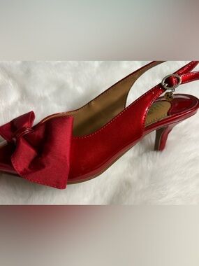 Red Patent Slingback Kitten Heel Pumps with Bow - Women Shoes sz 7 ,slight flaw